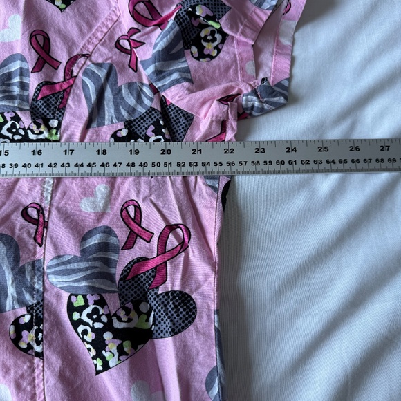 Scrubstar‎ Women's Short Sleeve V-Neck Scrub Top Pink Ribbon and Hearts Large - Picture 7 of 11
